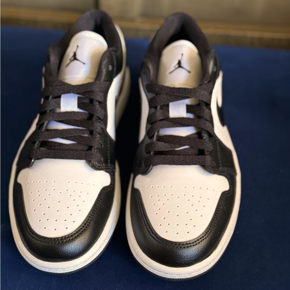 Nike Air Jordan 1 Low NWB